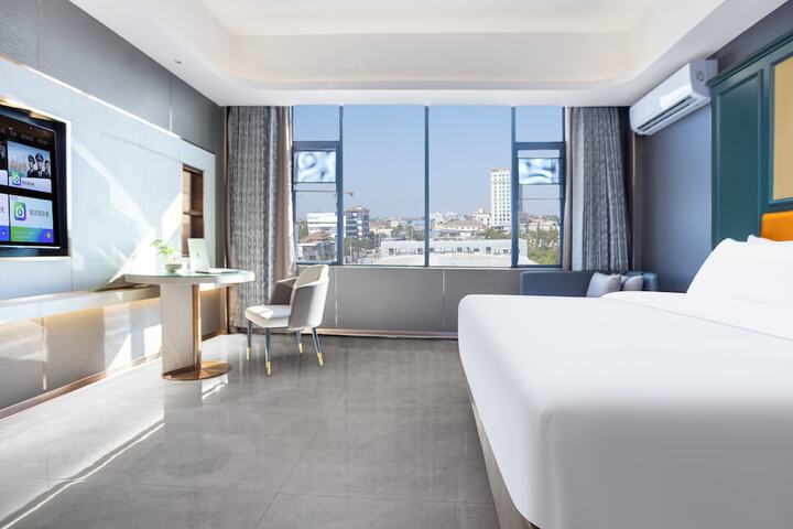Room 20 of 35