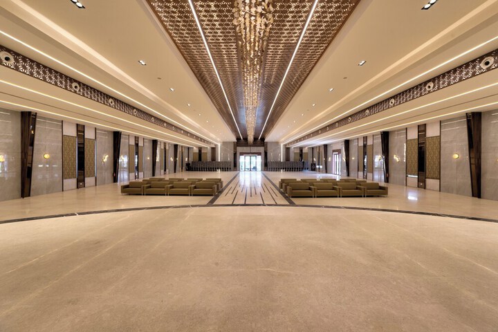 Ballroom/Hall 68 of 97