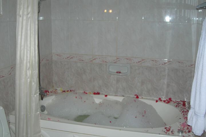 Room 9 of 27