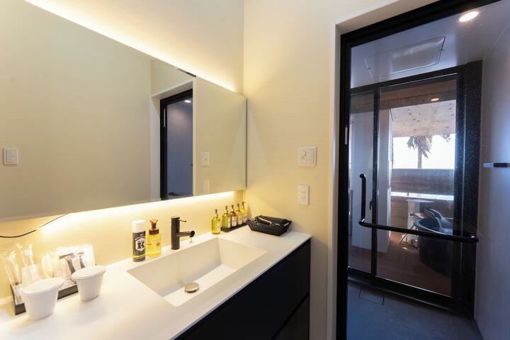 Room 15 of 60