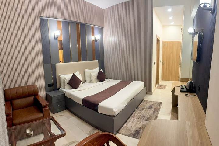 Room 53 of 130