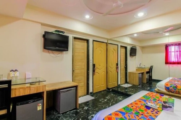 Room 5 of 32