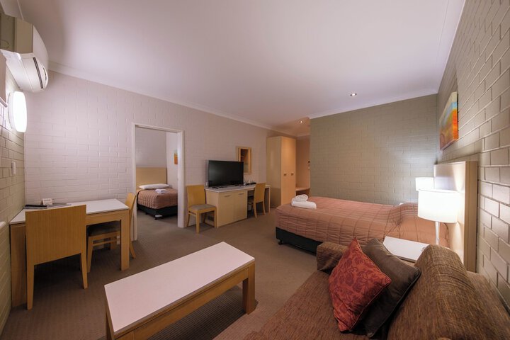 Room 10 of 31