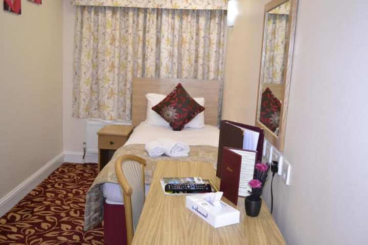 Room 19 of 40