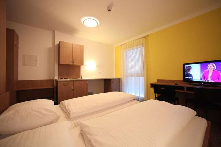Room 8 of 39