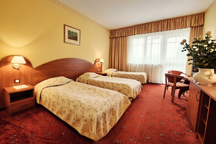 Room 3 of 38