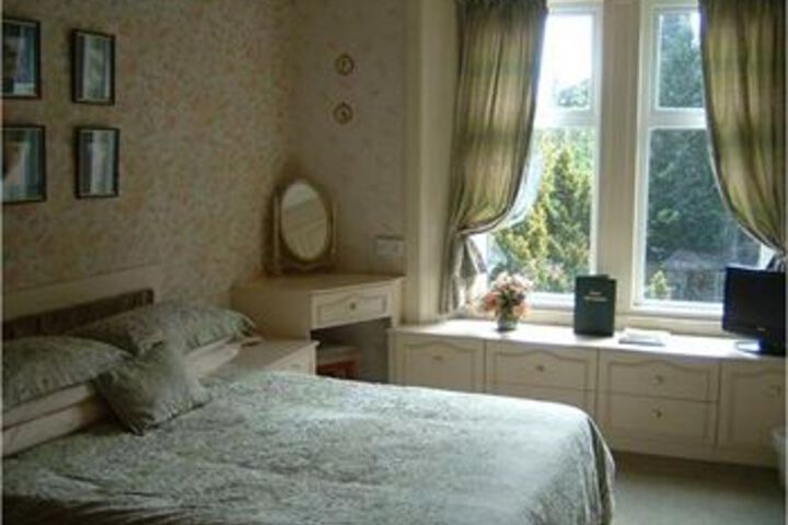Room 7 of 13