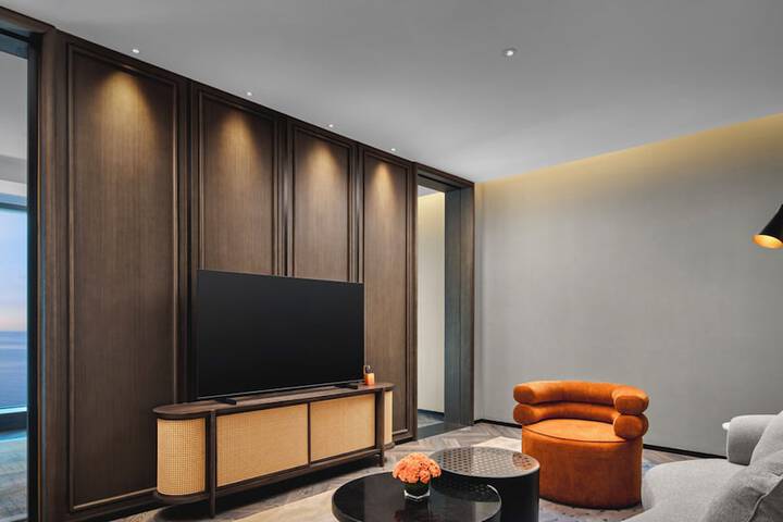 Room 19 of 118