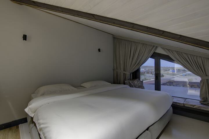 Room 21 of 38