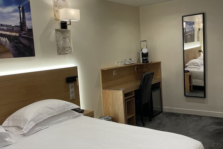 Room 25 of 62