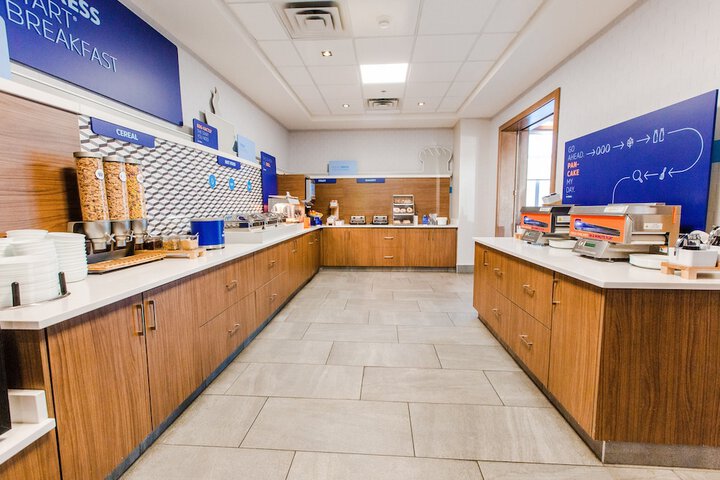 Breakfast/Coffee Service 50 of 74