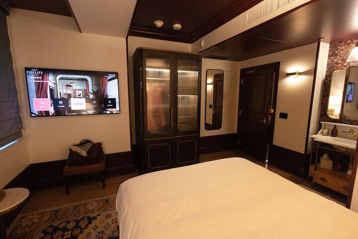 Room 22 of 81