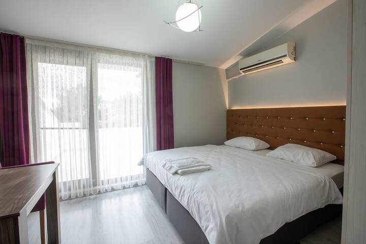 Room 16 of 22