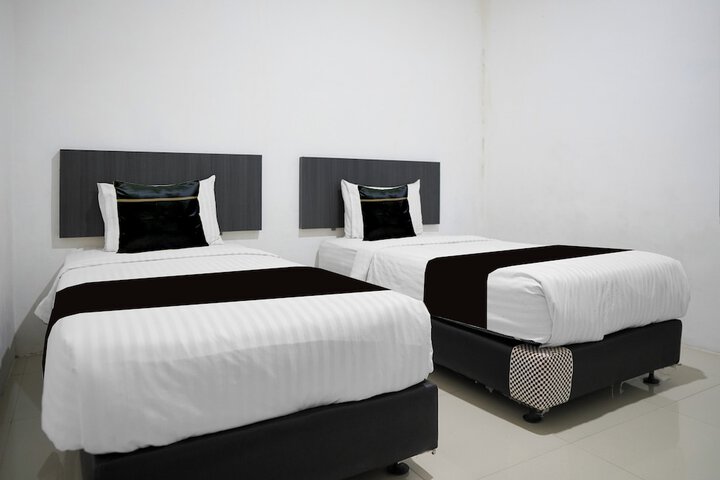 Room 11 of 19