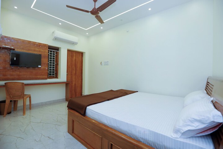 Room 8 of 14