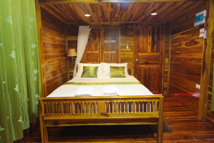 Room 9 of 34
