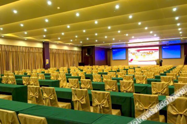 Room 8 of 28