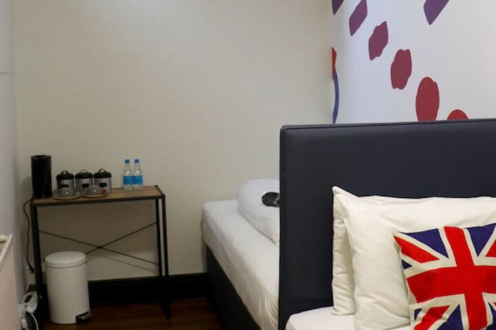 Room 18 of 79
