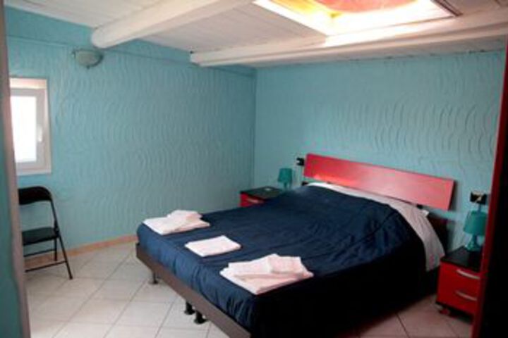 Room 35 of 48