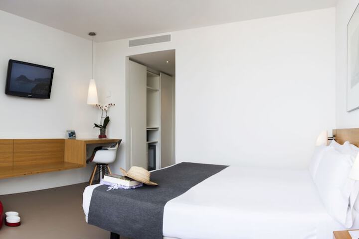 Room 13 of 89