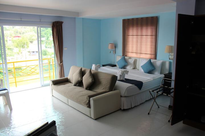 Room 4 of 63