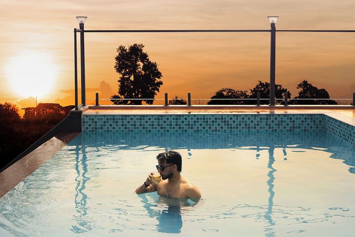 Pool 41 of 67