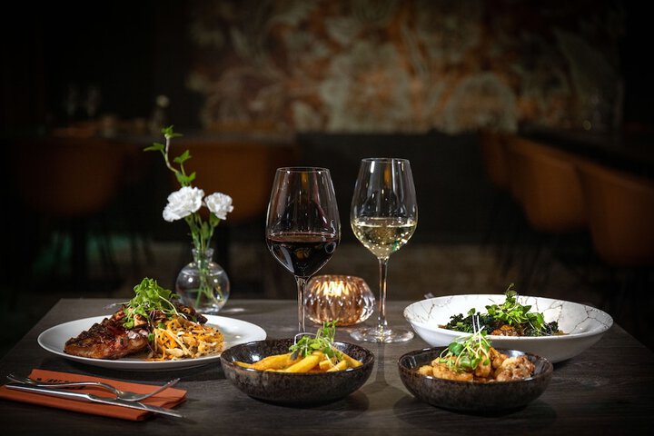 Dining 61 of 76