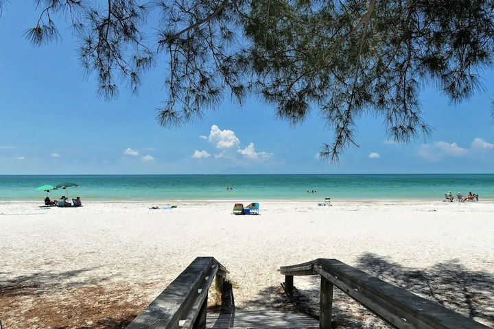 Beach 18 of 25