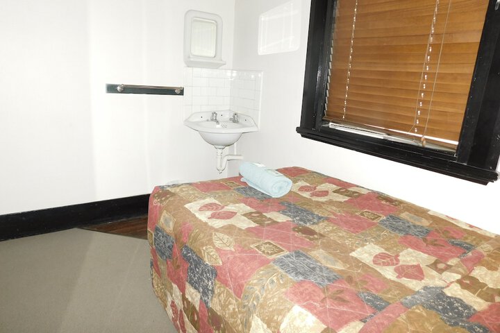 Room 6 of 51