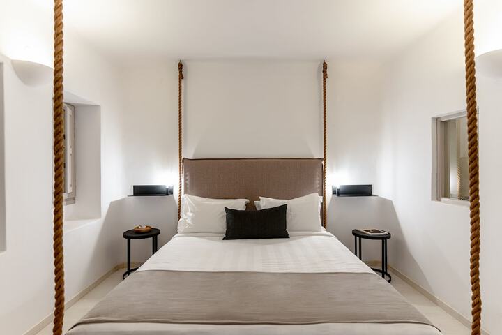 Room 37 of 200