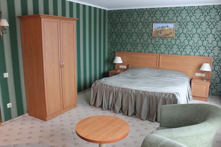 Room 6 of 36