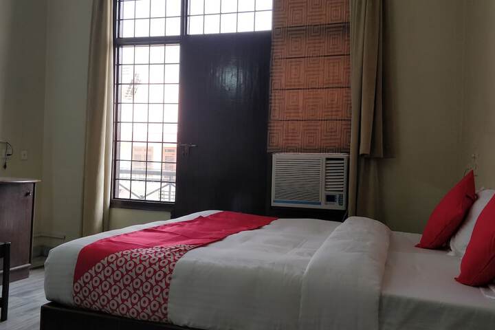 Room 14 of 24