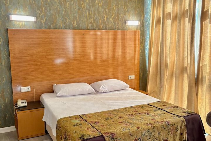 Room 9 of 26