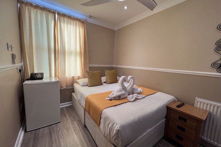 Room 42 of 57