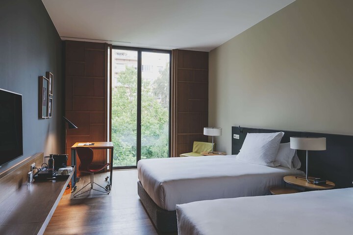 Room 42 of 128