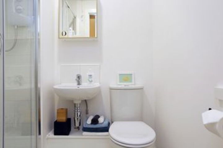 Room 2 of 8