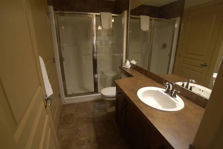 Room 7 of 25