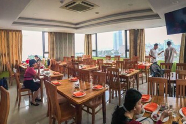 Dining 21 of 94