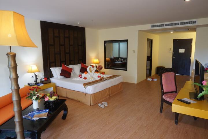 Room 6 of 97