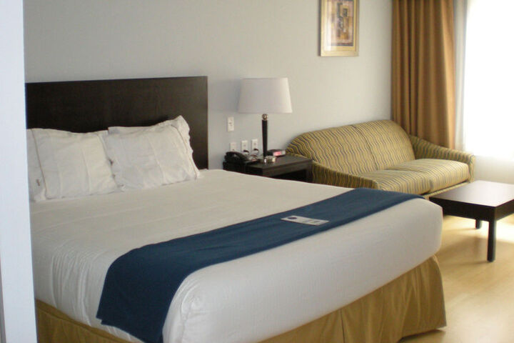 Room 14 of 40