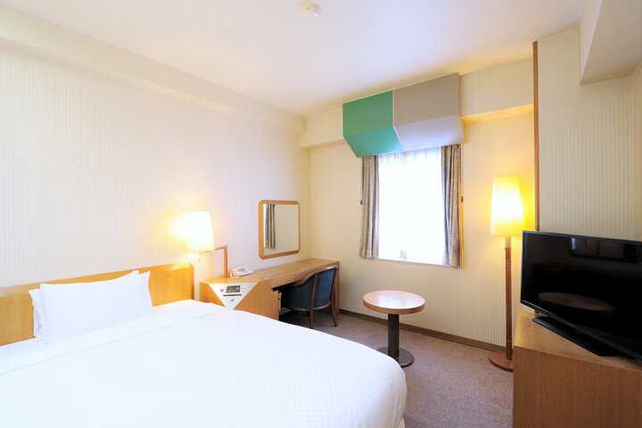 Room 12 of 36