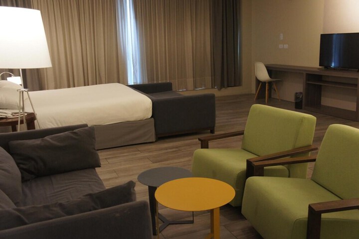 Room 13 of 48