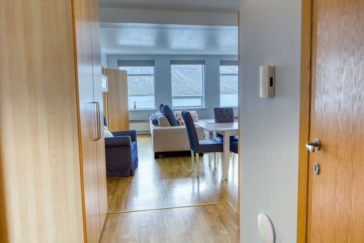 Room 28 of 83