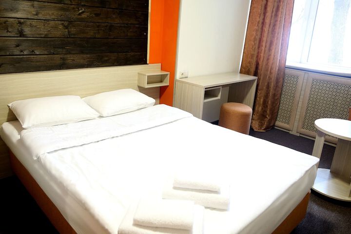 Room 7 of 17