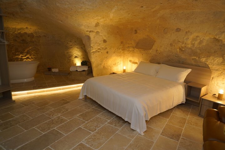Room 8 of 69