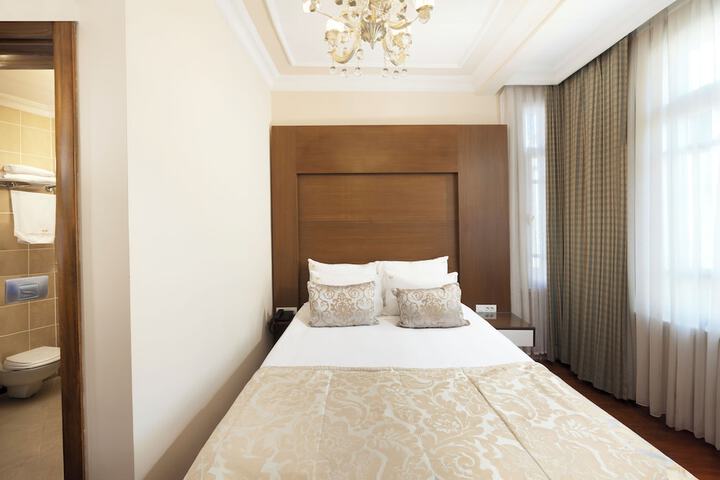 Room 45 of 87