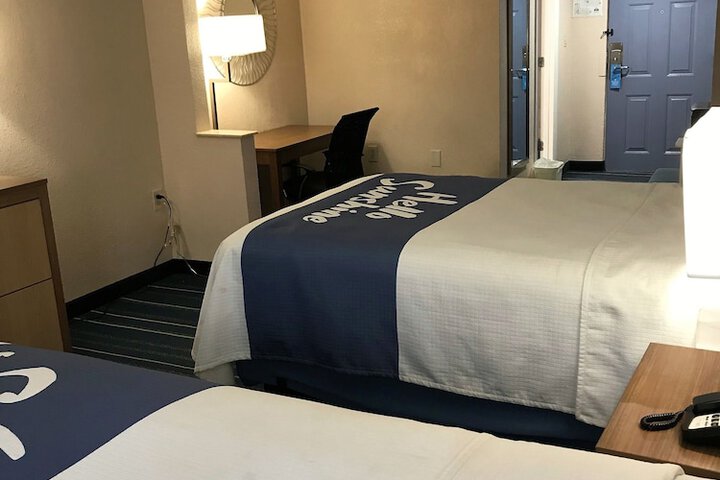 Double Accessible King Size Bed (1 of 8)