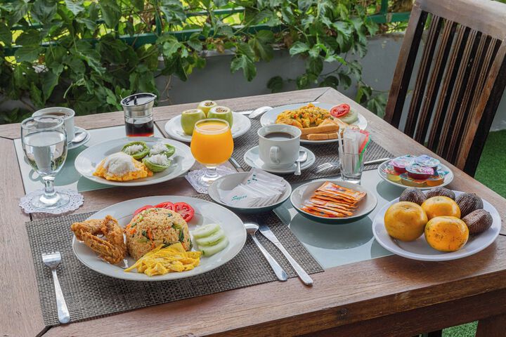 Breakfast/Coffee Service 98 of 123