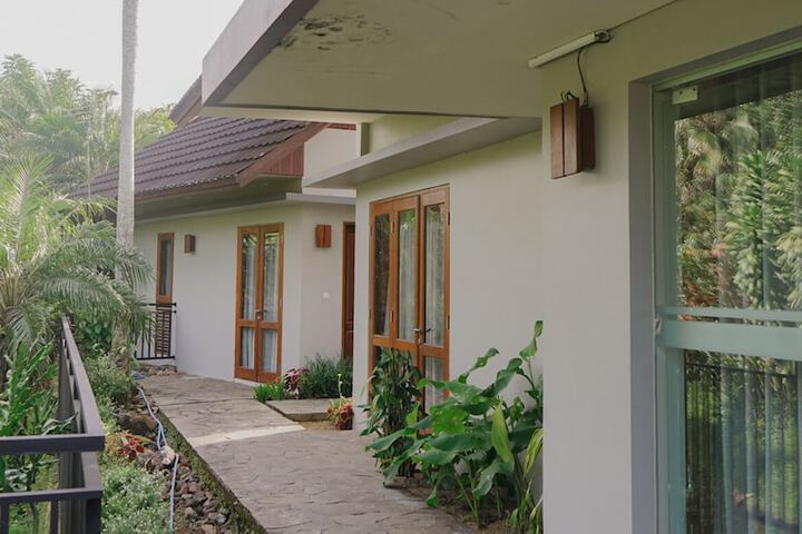 Hotel Exterior 174 of 188