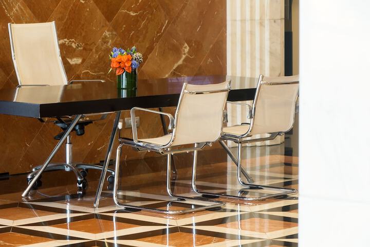 Entrance & Lobby